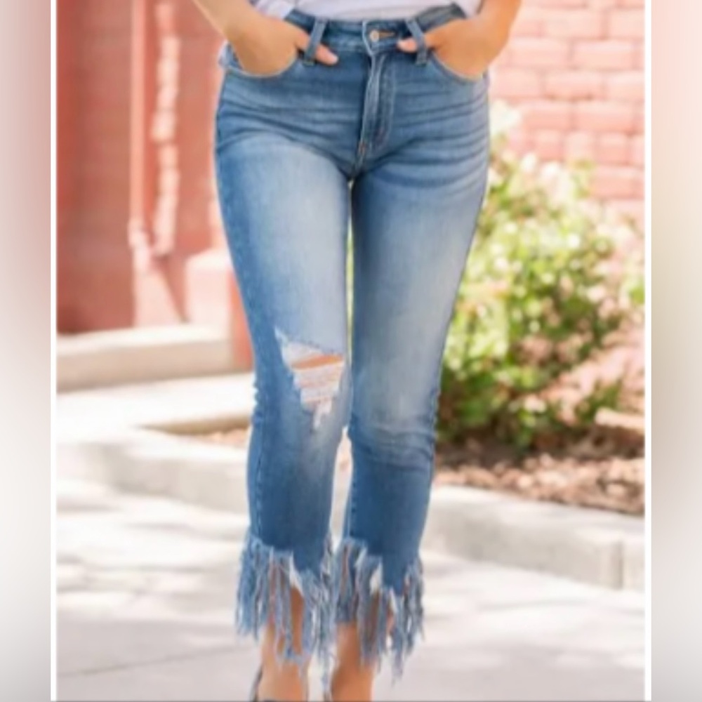 Frayed Hem Distressed Crop Jeans - Blue -